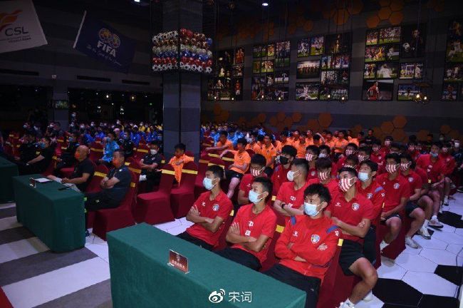 请播放人妖女的和女的